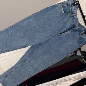 Abercrombie & Fitch- Curvy Jeans